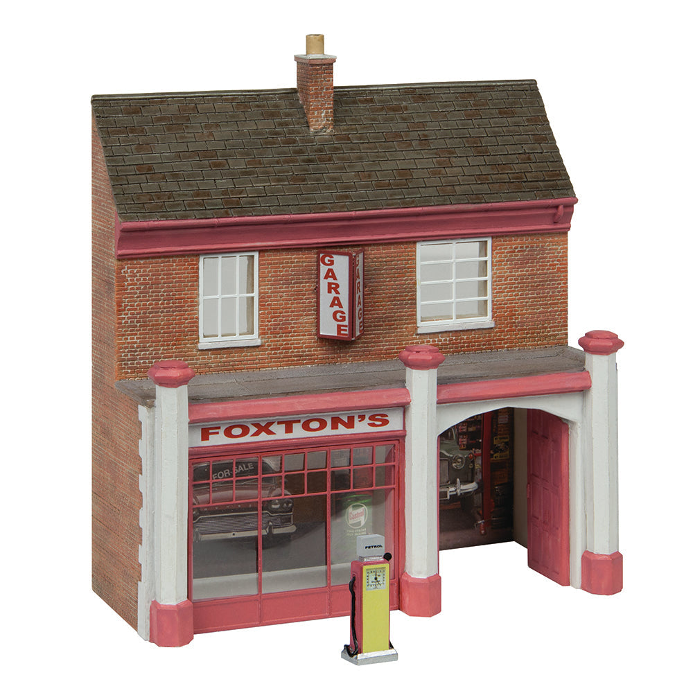 Low Relief Town Garage and Sales Red