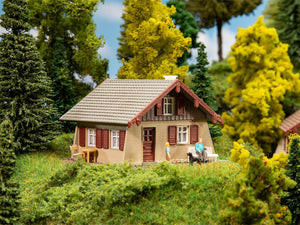 *Small Chalet Hobby Kit III