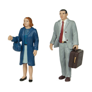 Standing Man and Woman - Bachmann -16-705