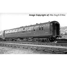 Load image into Gallery viewer, SR Bulleid Brake Third Semi-Open 10&#39;&#39; Vents BR (SR) Green
