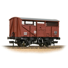 Load image into Gallery viewer, 8T Cattle Wagon BR Bauxite (Late) - Bachmann -37-712D
