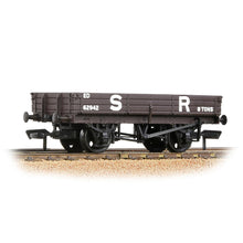 Load image into Gallery viewer, 3 Plank Wagon SR Brown - Bachmann -37-935
