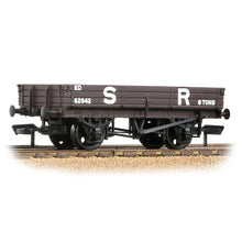 Load image into Gallery viewer, 3 Plank Wagon SR Brown - Bachmann -37-935
