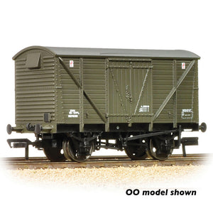 BR 12T Ventilated Van Planked Sides BR Departmental Olive Green - Bachmann -373-704