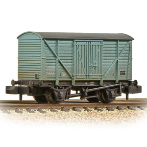 BR 10T Insulated Van BR Ice Blue [W] - Bachmann -373-727B