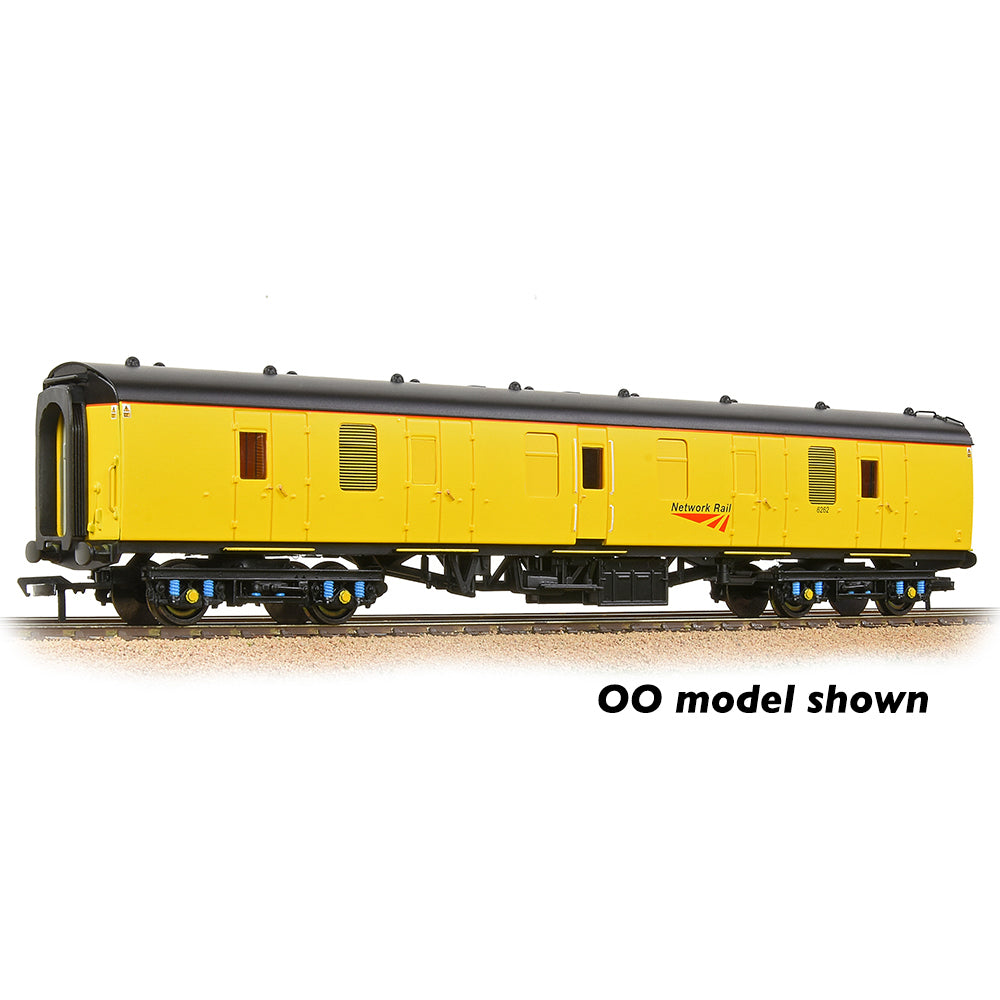 BR Mk1 BG Brake Gangwayed Generator Van Network Rail Yellow