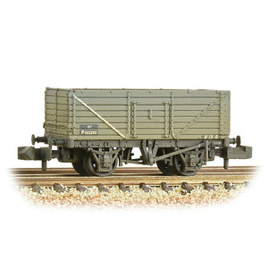 7 Plank Wagon End Door BR Grey (Early) [W] - Bachmann -377-078C