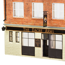 Load image into Gallery viewer, Low Relief Dacre Arms Pub - Bachmann -44-0208
