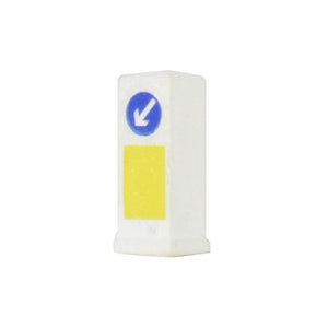 Traffic Island Bollards (x10) - Bachmann -44-529