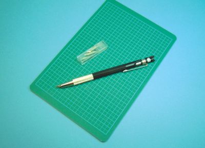 PEN KNIFE WITH CUTTING MAT