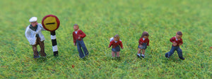 N GAUGE PAINTED SCHOOL CHILDREN AND XING