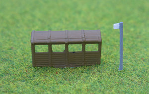 N GAUGE PAINTED BUS STOP AND SHELTER