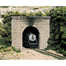 Load image into Gallery viewer, N Cut Stone Single Tunnel Portal (x2) - Bachmann -WC1153
