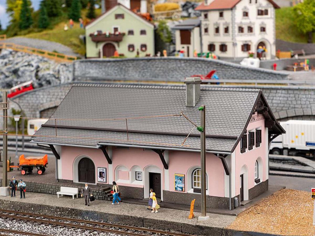 *Lavin Station Kit Set III