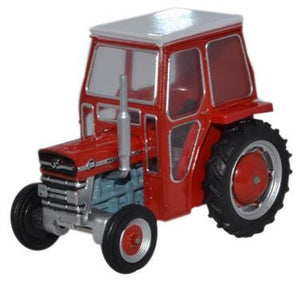 Massey Ferguson 135 Red   76MF001   1:76 Scale,OO Gauge