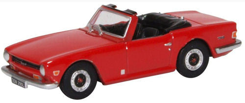 Triumph TR6 Signal Red   76TR6002   1:76 Scale,OO Gauge